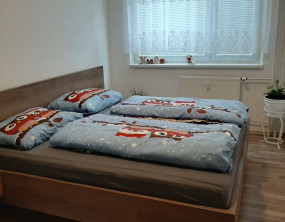 Sme veľmi spokojní, posteľ aj komoda vyzeraju skvelo a kvalitne. 